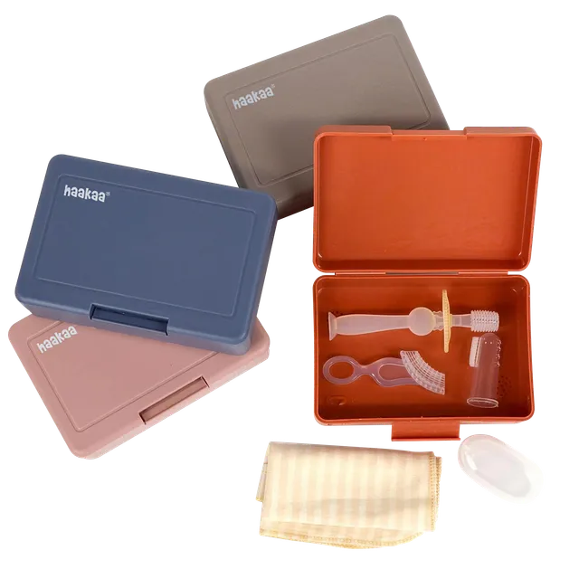 kit-de-soins-buccaux-enfant-haakaa-brosse-doigt-brosse-360-tui-de-rangement image 1