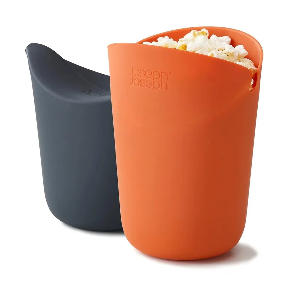 joseph-joseph-m-cuisine-set-de-2-cornets-popcorn-micro-ondes-en-silicate-orange- image 1