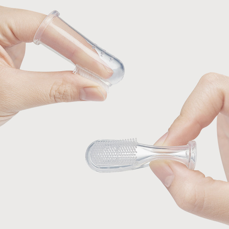 kit-de-soins-buccaux-enfant-haakaa-brosse-doigt-brosse-360-tui-de-rangement image 4