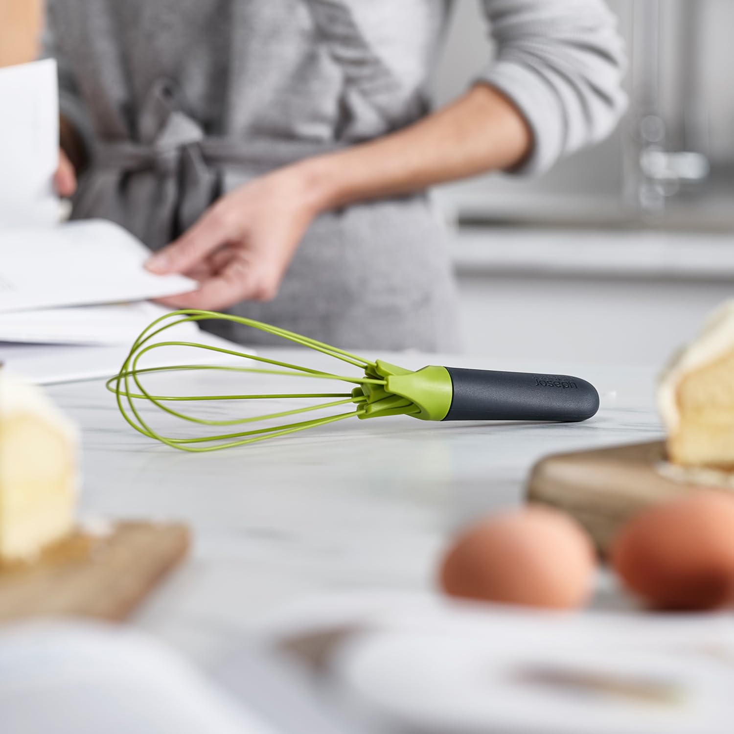 joseph-joseph-twist-whisk-2-en-1-fouet-plat-et-fouet-ballon-en-silicone-gris-ver image 3