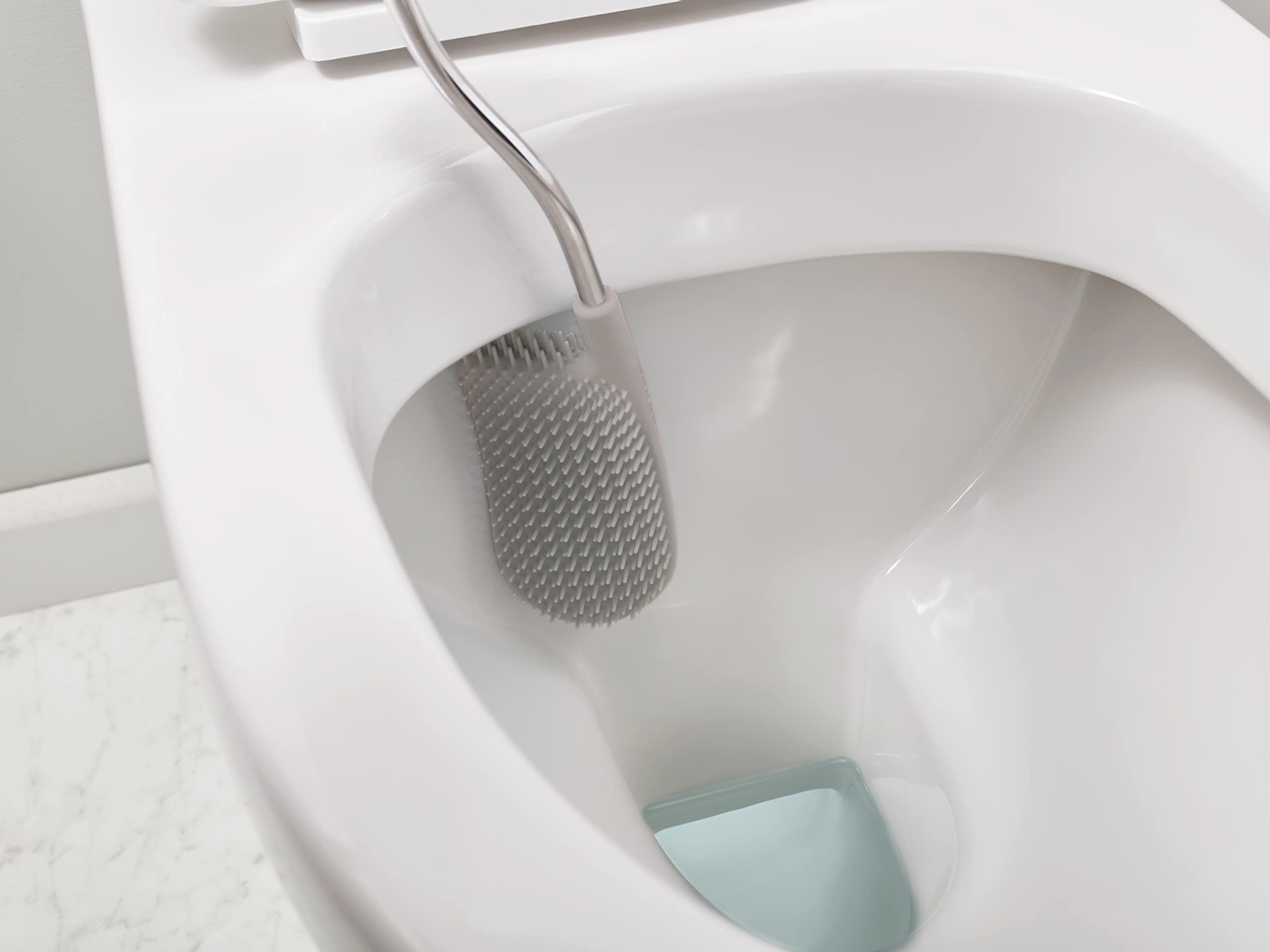 joseph-joseph-flex-balayette-wc-avec-t-te-flexible-et-support-blanc-gris image 4