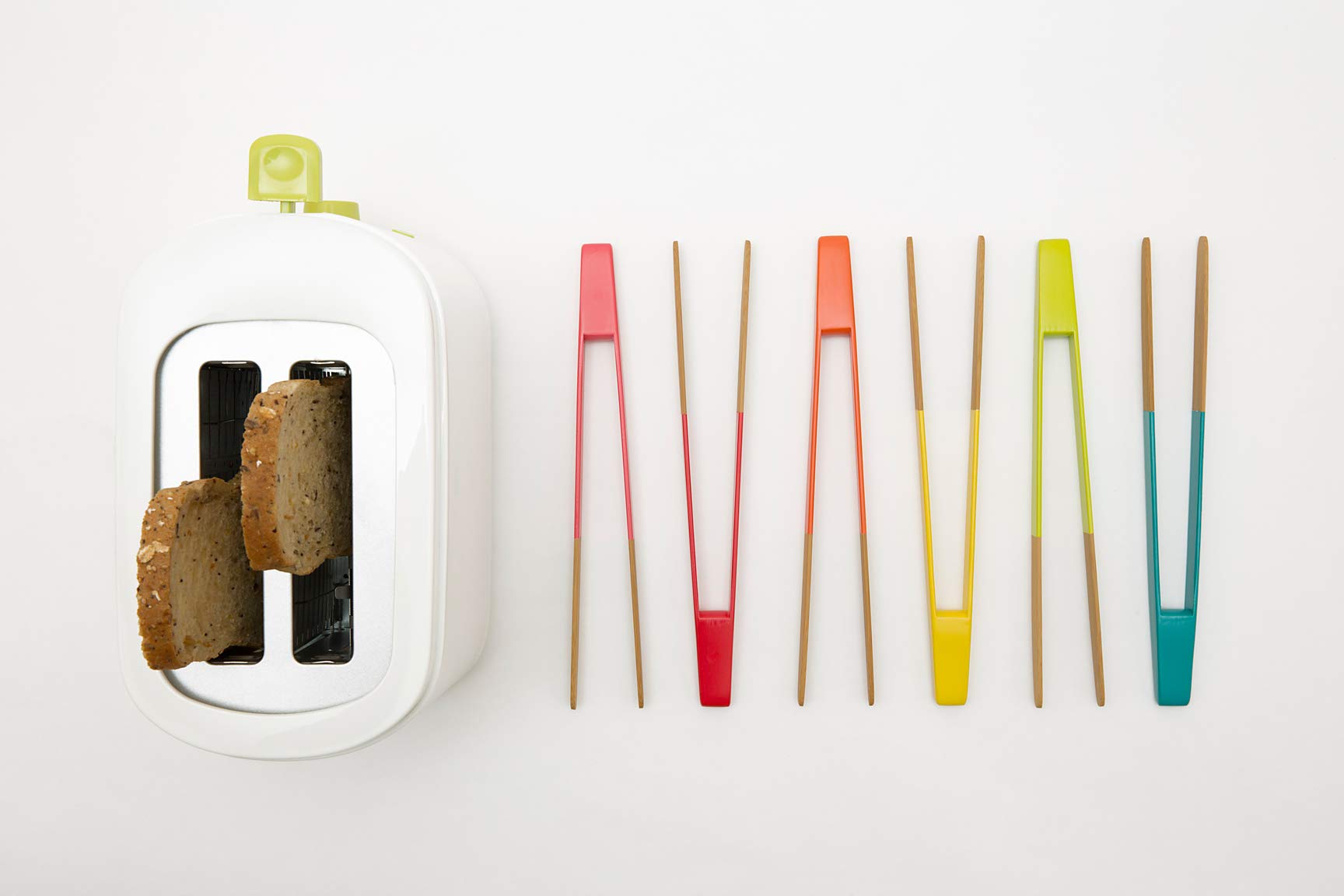 pebbly-pince-toast-aimant-e-en-bambou-naturel-avec-branches-fines-24-cm-rouge image 3
