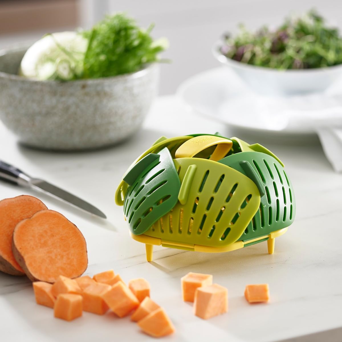joseph-joseph-bloom-panier-vapeur-pliable-en-acier-inoxydable-avec-pieds-et-aile image 5