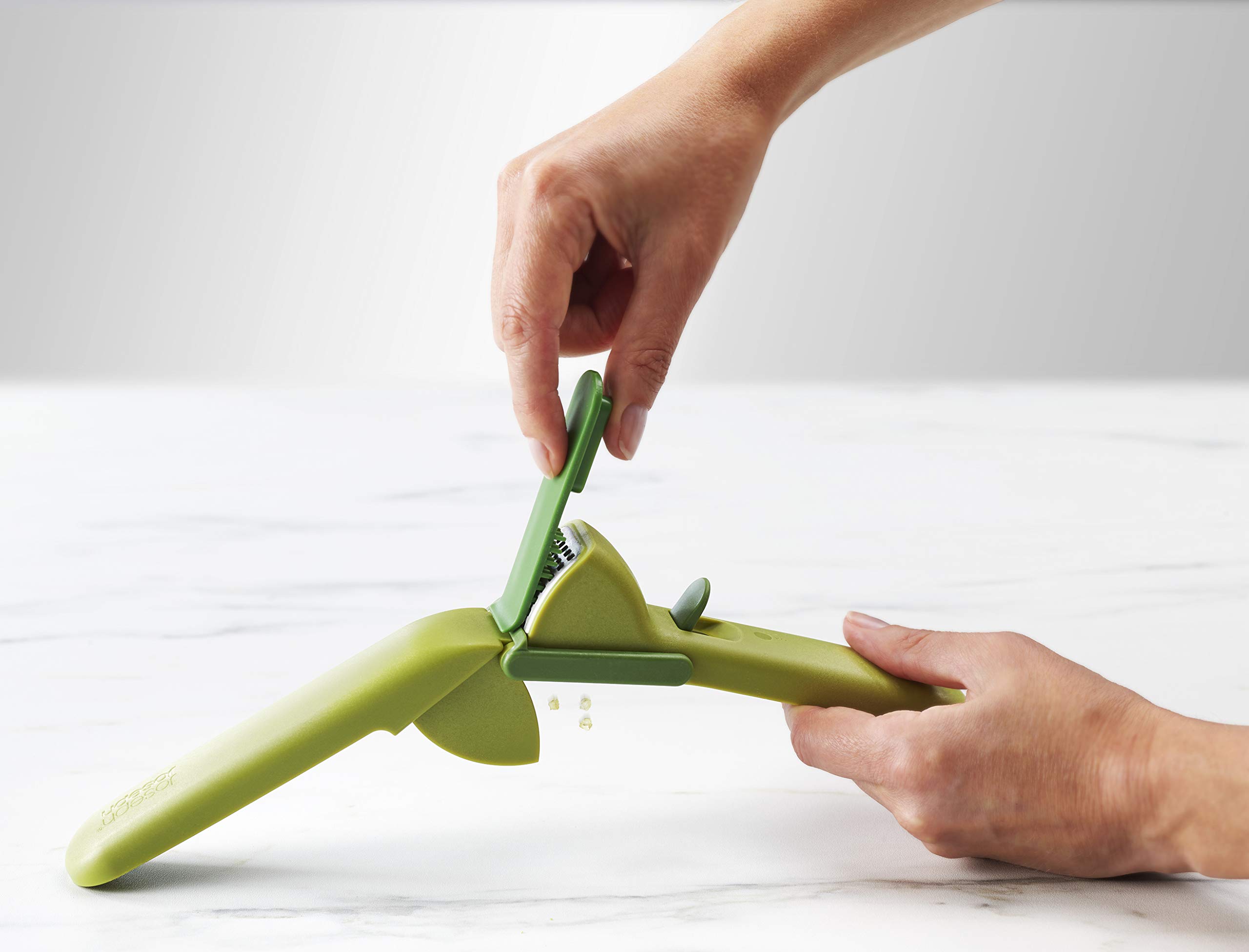 joseph-joseph-cleanforce-presse-ail-et-gingembre-avec-lame-d-essuyage-vert image 4