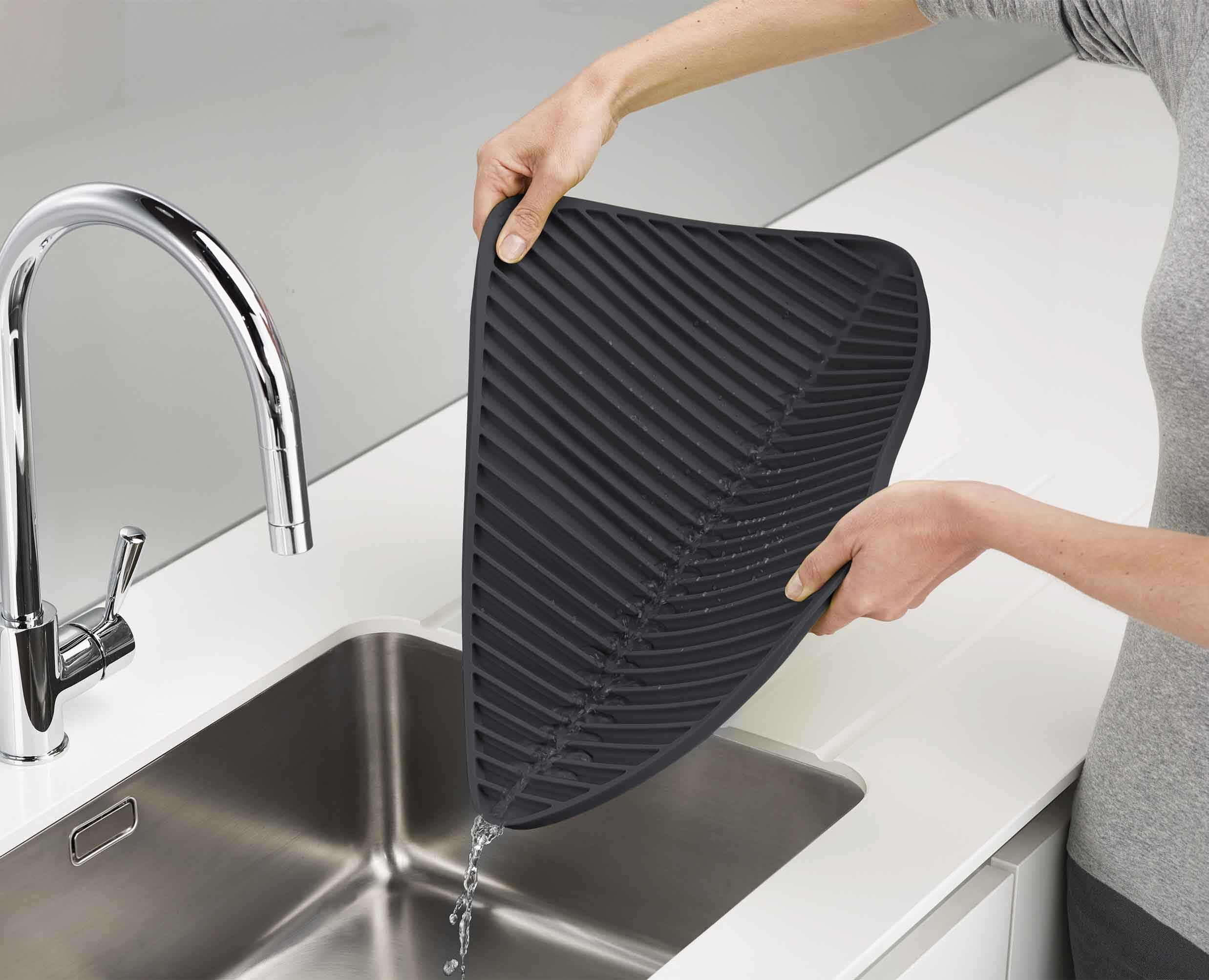 joseph-joseph-flume-tapis-d-gouttage-pliable-surface-en-caoutchouc-souple-gris-l image 3