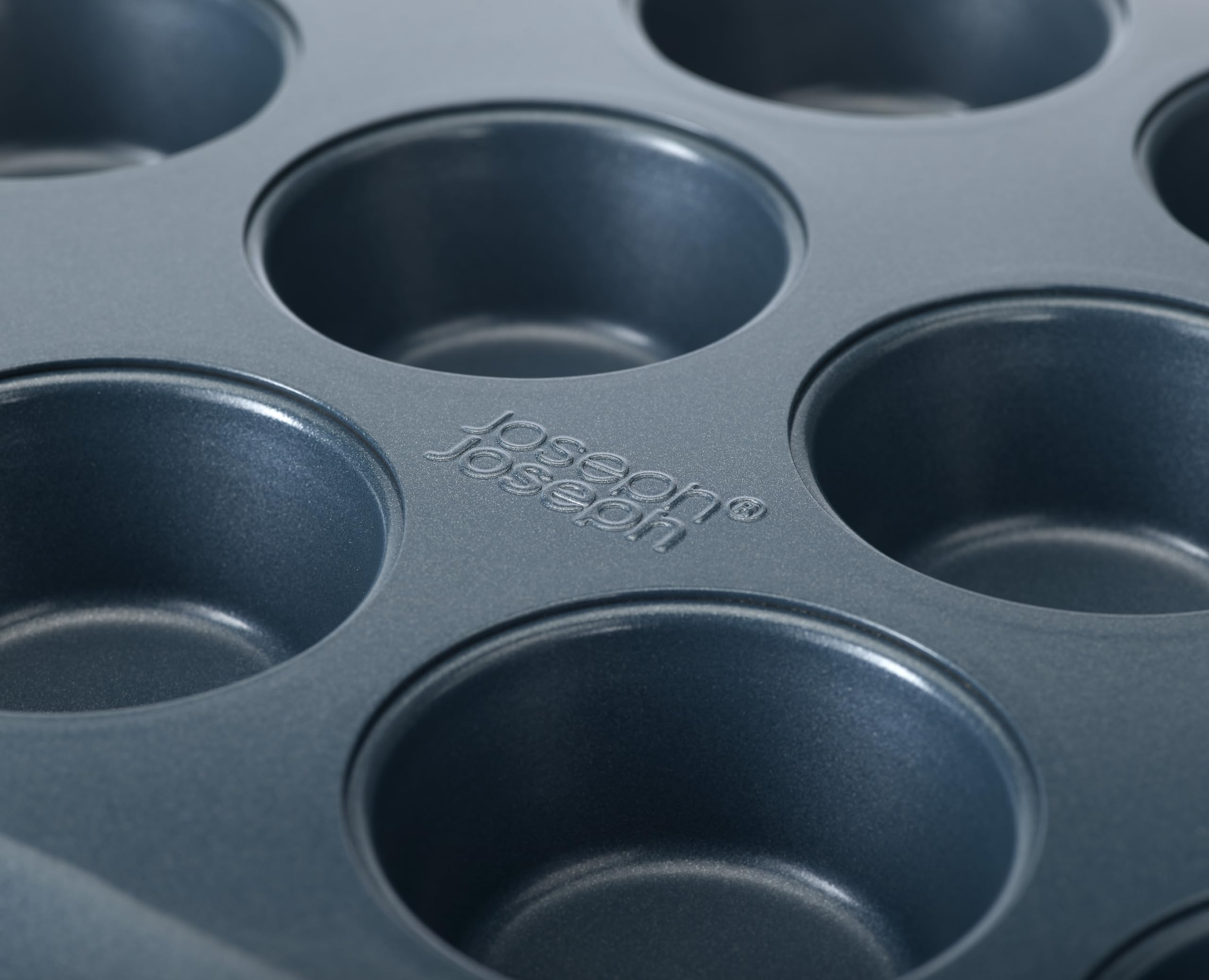 joseph-joseph-nest-plaque-muffins-antiadh-sive-12-tasses-acier-au-carbone-empila image 3