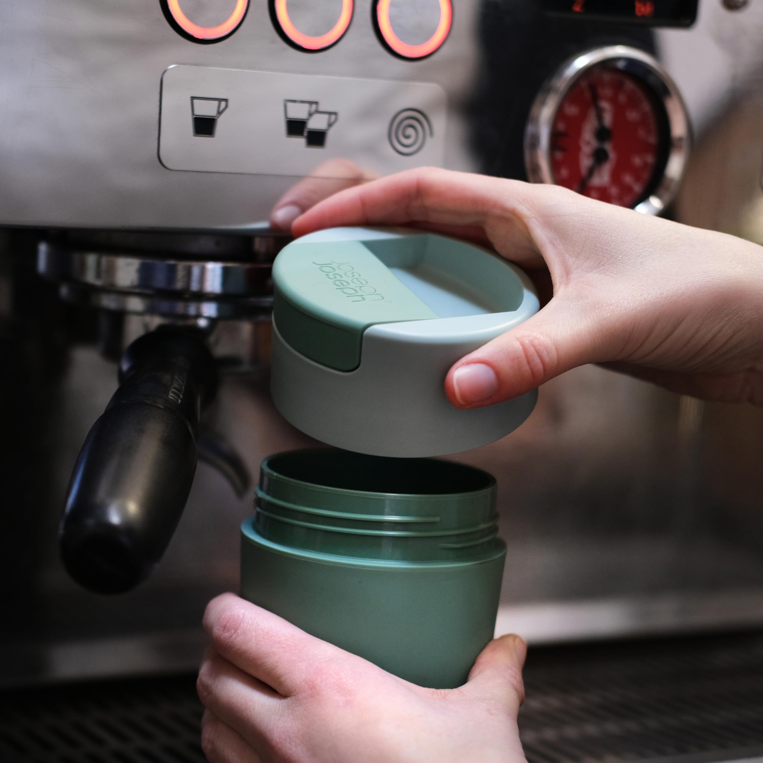 joseph-joseph-sipp-travel-mug-avec-couvercle-tanche-rabattable-340-ml-vert image 5