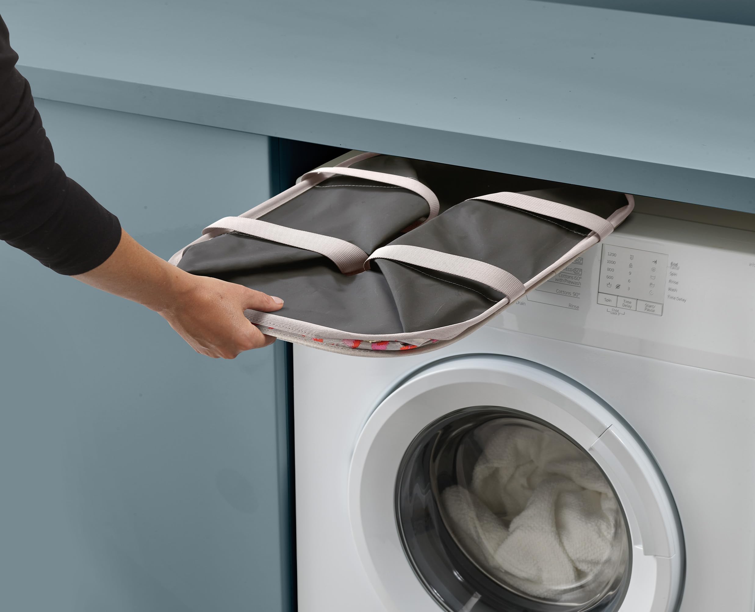 joseph-joseph-hold-all-max-panier-linge-pliable-55l-tissu-r-sistant-l-humidit-p- image 5