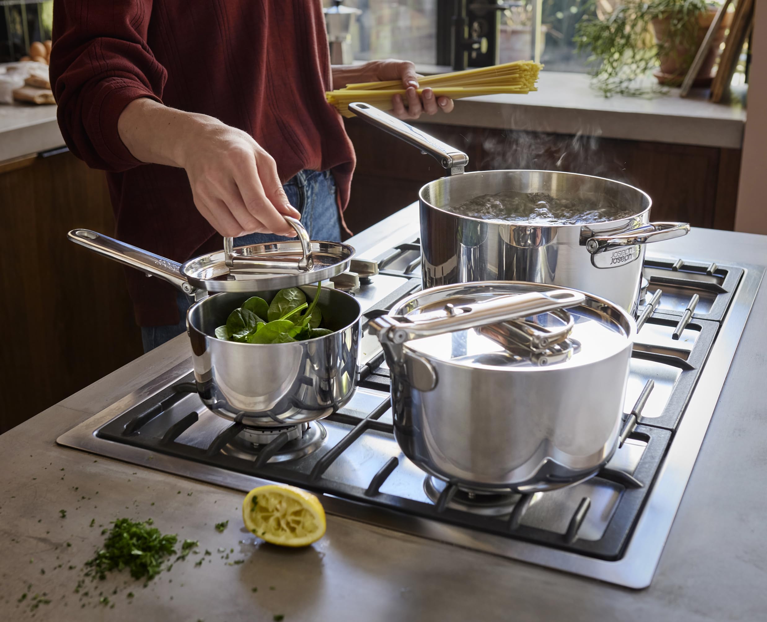 joseph-joseph-space-steel-set-de-3-casseroles-en-inox-avec-poign-es-pliantes-et- image 4
