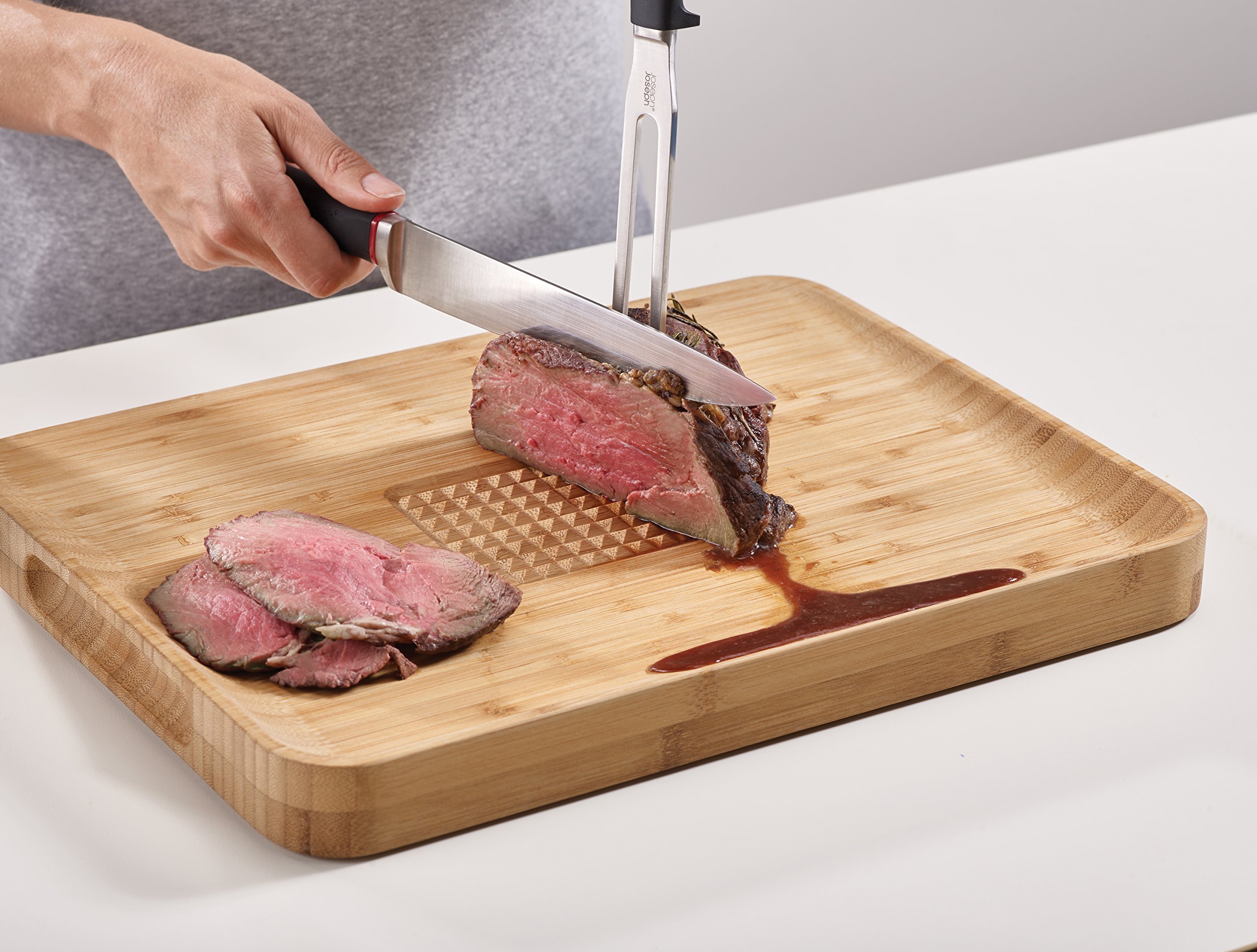 joseph-joseph-cut-carve-planche-d-couper-en-bambou-naturel-avec-grip-central-et- image 7