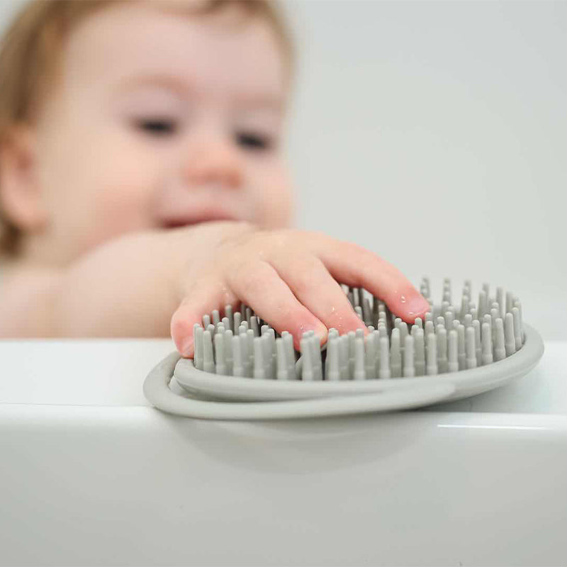 brosse-de-shampooing-en-silicone-haakaa-pour-b-b image 3