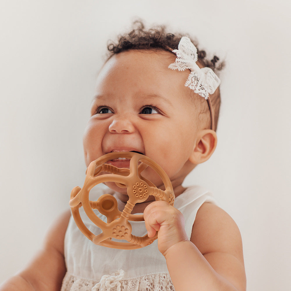 haakaa-ballon-de-dentition-en-silicone-teething-ball image 2